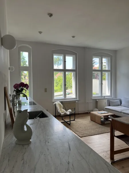 Schöne, neu sanierte helle 3 Zimmerwohnung mit Garten und Balkon — photo 1
